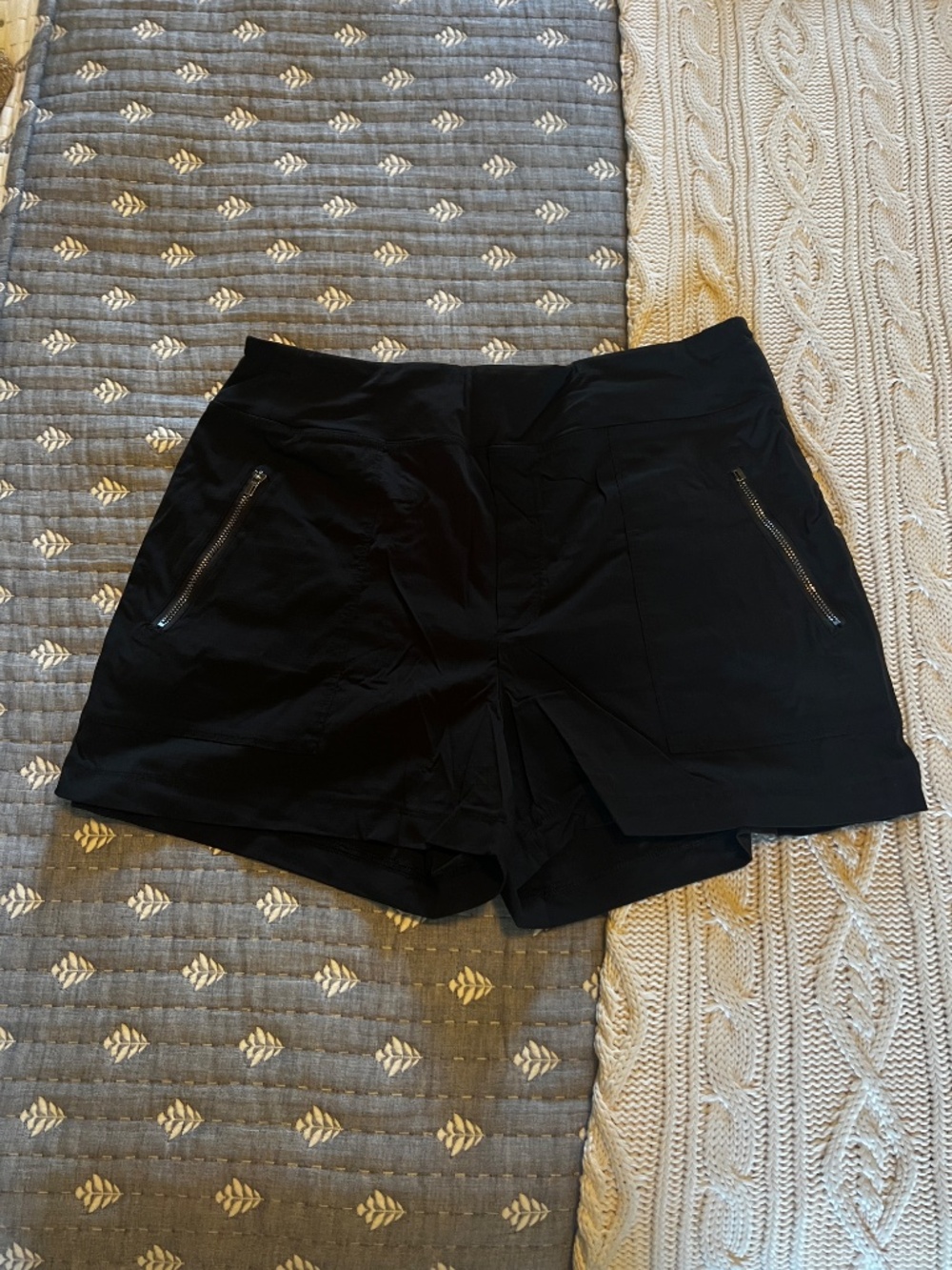 Athleta Women’s Trekkie North Pull-On Short - Black (Size 12)